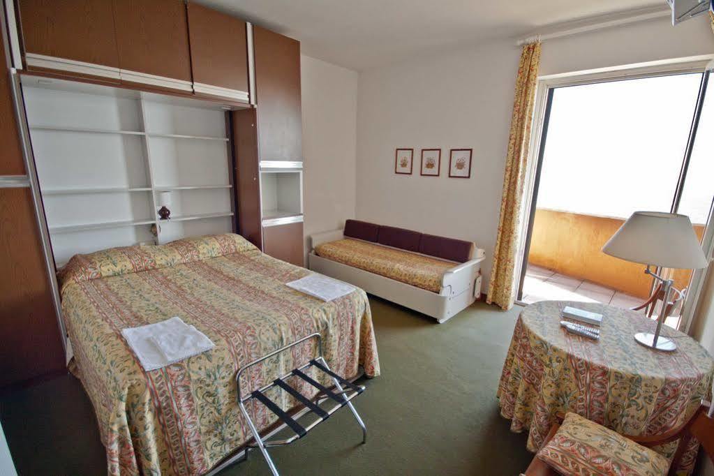 Hotel Funivia Laveno-Mombello Dış mekan fotoğraf